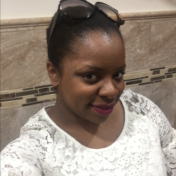 Meet your Posher, Alisha - Picture 1 of 1
